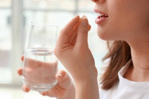 Bà bầu có nên uống acid folic mỗi ngày không?