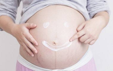 Bôi kem trị rạn da bao lâu hiệu quả? Thời gian và cách sử dụng