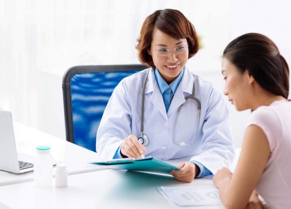 Sau sinh vùng kín có mùi hôi nên xử lý như thế nào?