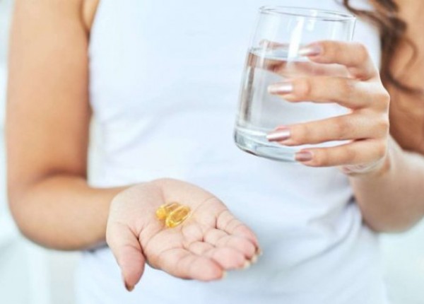 So sánh vitamin tổng hợp và vitamin riêng lẻ: Bà bầu nên uống loại nào?