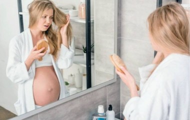 Mẹ bầu rụng tóc khi mang thai nên bổ sung gì để cải thiện?