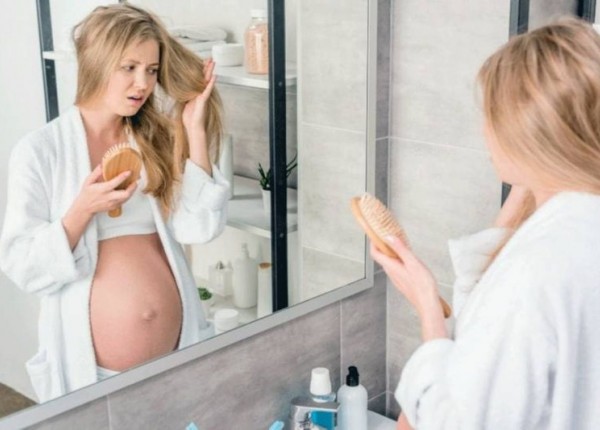 Mẹ bầu rụng tóc khi mang thai nên bổ sung gì để cải thiện?
